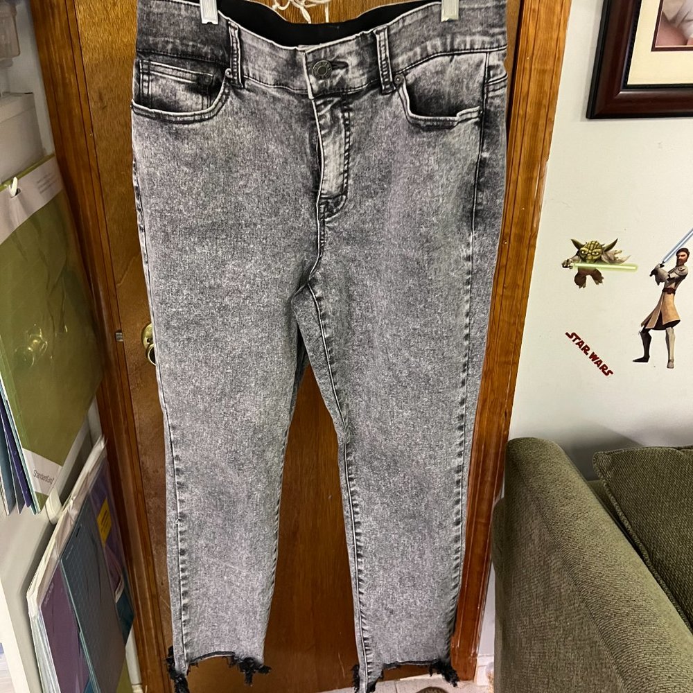 Women's New York & Company Curvy Sculpting Skinny Grey Wash Jeans-Size 10